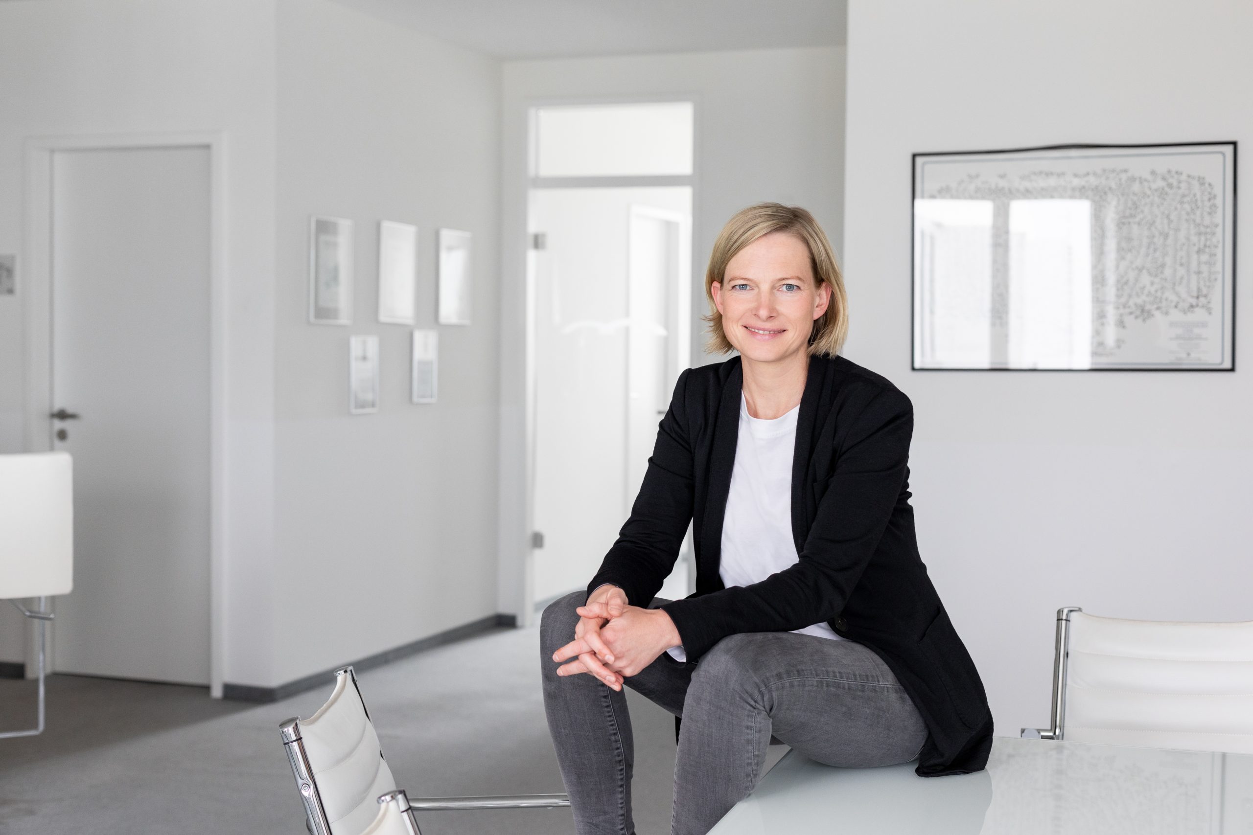 https://newchapter-medical.de/wp-content/uploads/2025/07/AWS-2022-04-26_Dobrindt_0189-2-scaled.jpg